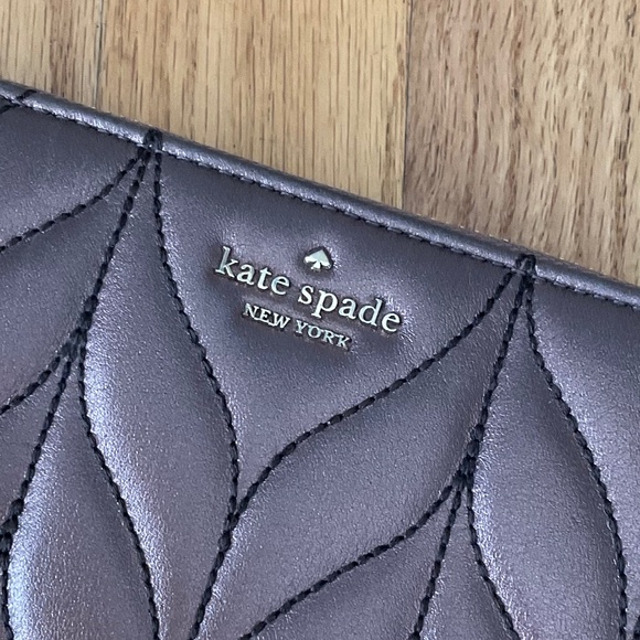 Kate Spade Briar Lane Quilted Neda wallet Metallic - Picture 2 of 11